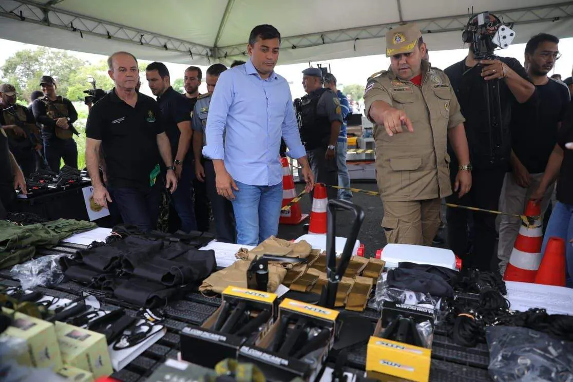 Governador Wilson Lima garante reforço e entrega novas armas e veículos para as forças de segurança