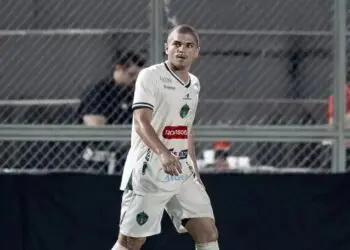 de campinas a manaus atacante percorre quase 4 mil km para realizar sonho de estrear no futebol profissional