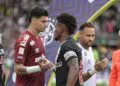 neymar se pronuncia após atrito com thiago mendes e nega rivalidade ‘não existe’