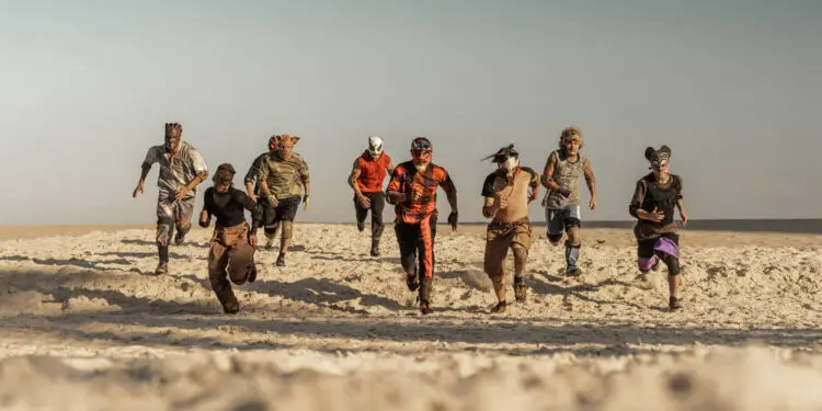 ‘corrida dos bichos’, de fernando meirelles, é o filme de língua não inglesa mais visto no prime video