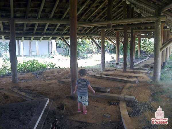 Centro de Proteção Ambiental de Balbina - Projeto premiado, em ruínas e abandonado. Fotos enviadas por Patricia Leandro, do último mês de outubro de 2013.