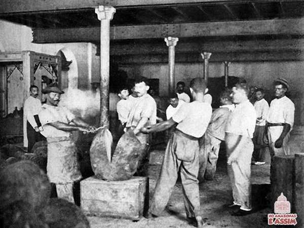 Beneficiamento de borracha Fonte: Carmélia Esteves de Castro Coleção: Jorge Herrán