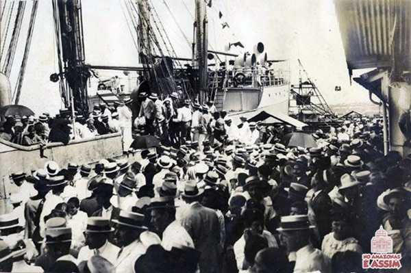 Álbum comemorativo da inauguração da linha de navegação Portuguesa Manaus-Hamburgo - 1920
