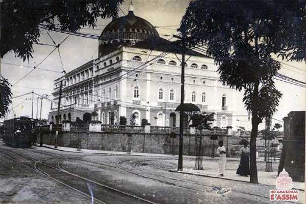 Teatro Amazonas Antigamente em 1920