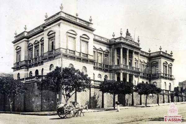 Palácio da Justiça Antigamente em 1920