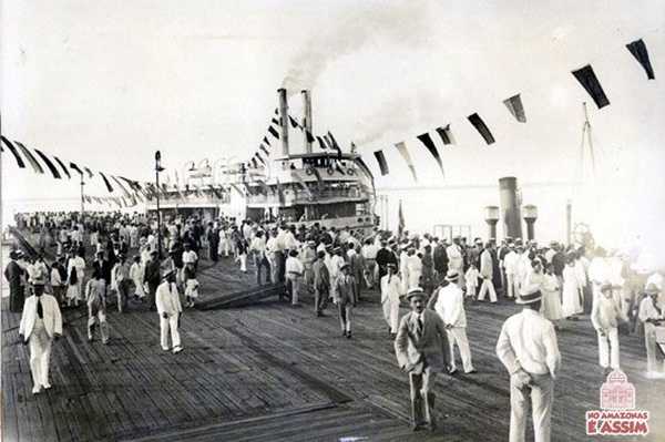 Álbum comemorativo da inauguração da linha de navegação Portuguesa Manaus-Hamburgo - 1920