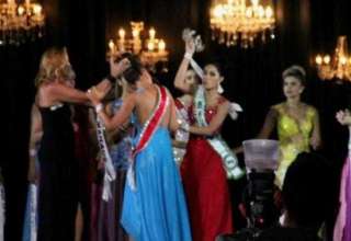 Candidata derrotada arranca coroa da cabeça da Miss Amazonas (Twitter)