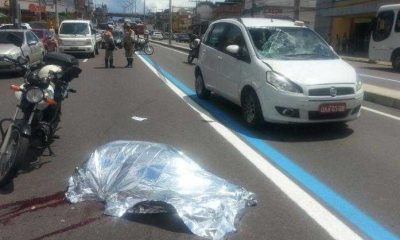 Homem morreu no local, antes da chegada da ambulância do Samu Foto: Arnoldo Santos / Record News Manau