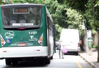 Ônibus em circulação na capital paulista: liberação de transporte depende de sanção de Haddad Fernando Neves/Futura Press