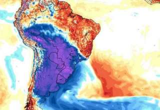 A parte azul e roxa no mapa significa a massa de ar polar que chegou no Sul do Brasil e deve atingir o Amazonas (Foto: MetSul Meteorologia/Divulgação)