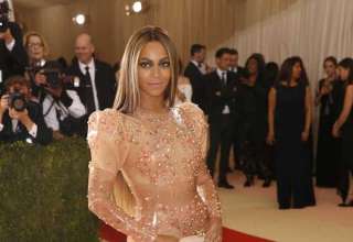 Beyoncé usou lubrificante para entrar em vestido "camisinha"
