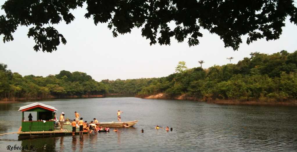 Lago Puraquequara - Manaus - AM por : Rebecah K. Seguir