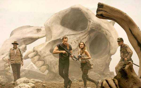 Até agora pudemos ter uma noção bem misteriosa do que será Kong: A Ilha da Caveira. Mas uma coisa é certa: o filme promete ser, no mínimo, grandioso! Estrelado por Brie Larson e Tom Hiddleston, o longa focará no surgimento do King Kong. 