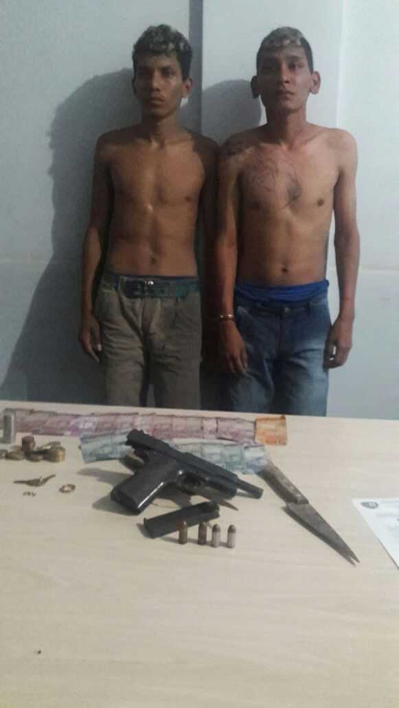Os suspeitos foram capturados por Policiais Militares - Imagem: Via Whatsapp