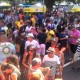 Foliões esbanjam alegria o carnaval sábado na irreverente Banda da Bica
