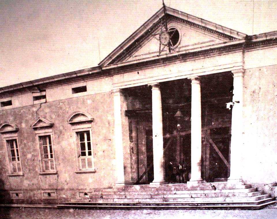Palácio do Governo do Estado dias após o bombardeio. Hoje é o Museu da Cidade