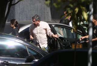 O assessor do presidente Michel Temer, Tadeu Filippelli, chega à sede da PF em Brasília após ser preso - Michel Filho / O Globo