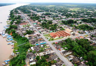 Vista aérea da cidade de Manicoré, Amazonas, Brasil.