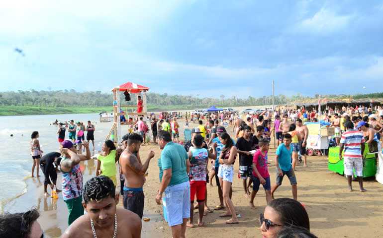 O Festival de Praia de Boca do Acre, a maior manifestação cultura do município / Foto: Agostinho Alves