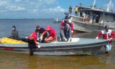 Três pessoas que saqueavam barco que naufragou no Pará são detidas pela polícia