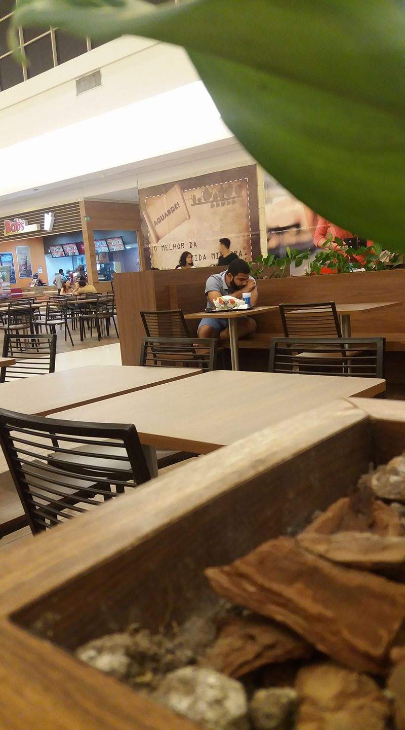 Jovem marca encontro em Shopping e a história termina de forma inusitada em Manaus