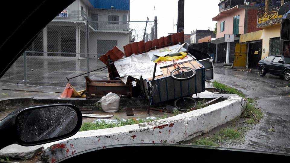 Forte temporal causa destruição em Manaus - Imagem: Breno Max