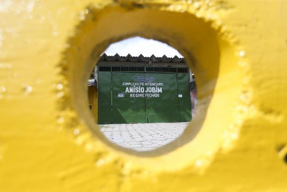 Portão principal do Complexo Penitenciário Anísio Jobim (Compaj), na capital amazonense, onde 56 detentos foram mortos em uma rebelião Marcelo Camargo/Arquivo/Agência Brasil
