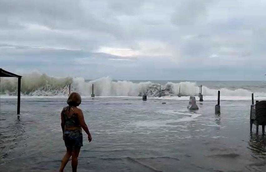 Maior ressaca do ano em Fortaleza tem previsão de ondas de até 3,8 metros nesta sexta / Divulgação