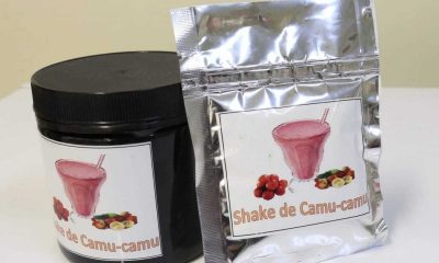 Bebida, tipo shake que mistura o pó do camu-camu na água, apresentou potencial para auxiliar no tratamento da obesidade e diabetes / Foto: Barbara Brito/FAPEAM