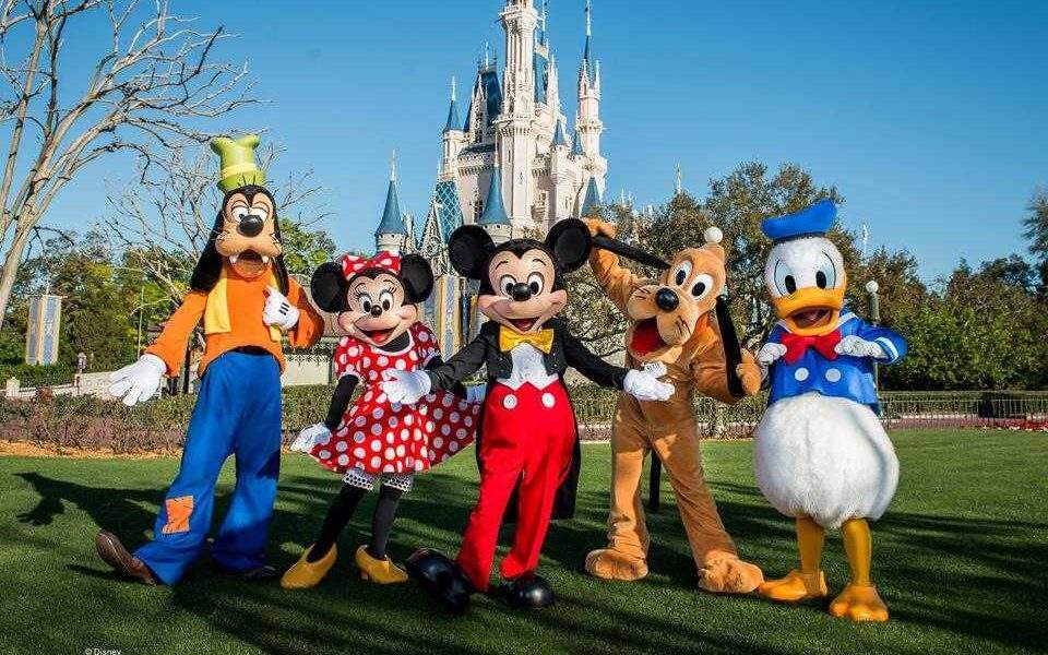 Disney remove área de fumantes e estabelece novas regras nos parques temáticos