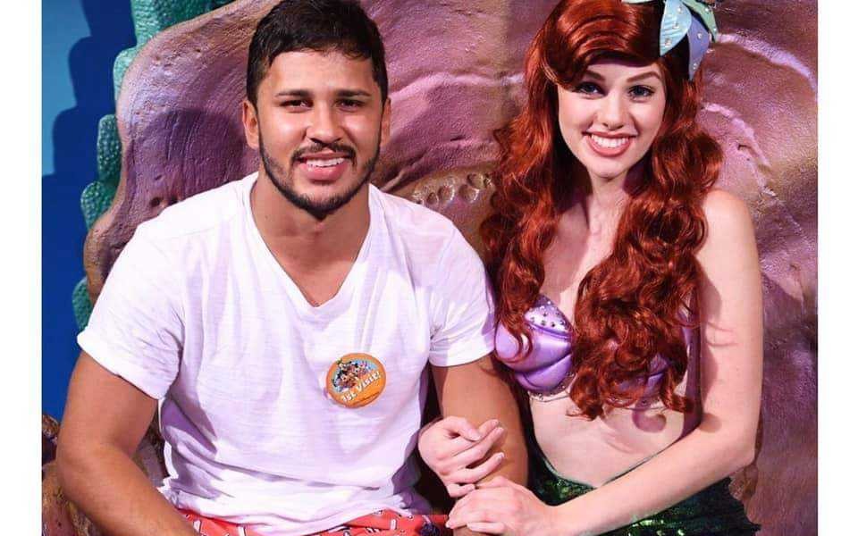 Digital Influencer Marido de Carlinhos Maia foi convidado a se retirar de parque da Disney