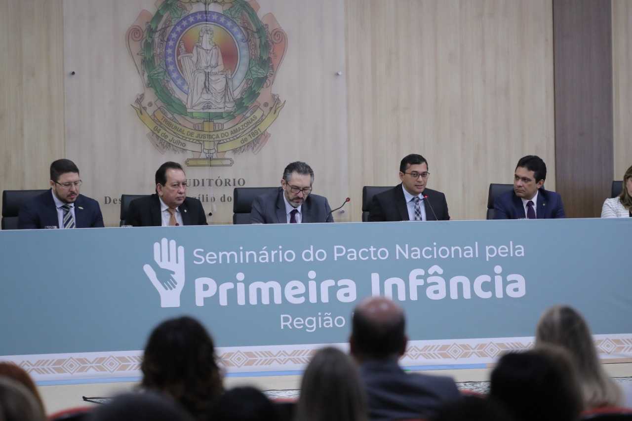 Wilson Lima assina Pacto Nacional pela Primeira Infância na Região Norte / Foto : Diego Peres