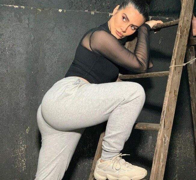 Cléo fala sobre a dificuldade que enfrenta em ter engordado 20 kg