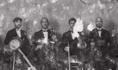 Confira as duas novas músicas de Coldplay "Daddy" e "Champion of the World"