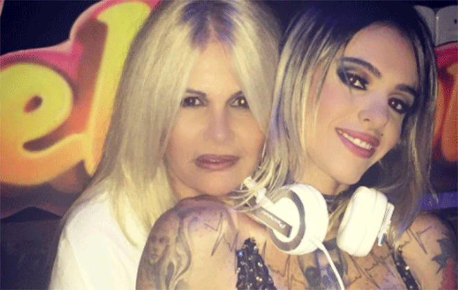 Monique Evans e sua namorada a DJ Cacá Werneck, / Foto : Divulgação