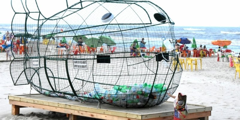 Peixe PET : Um atrativo diferente para conscientização ambiental e descarte de garrafas PET em praia