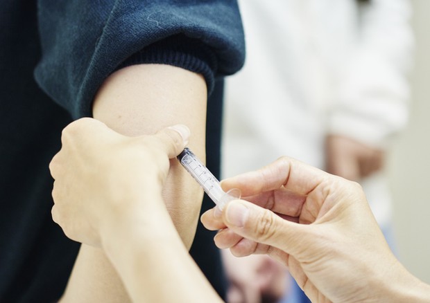 Bilionários e políticos recebem vacina contra covid-19 antes na Rússia