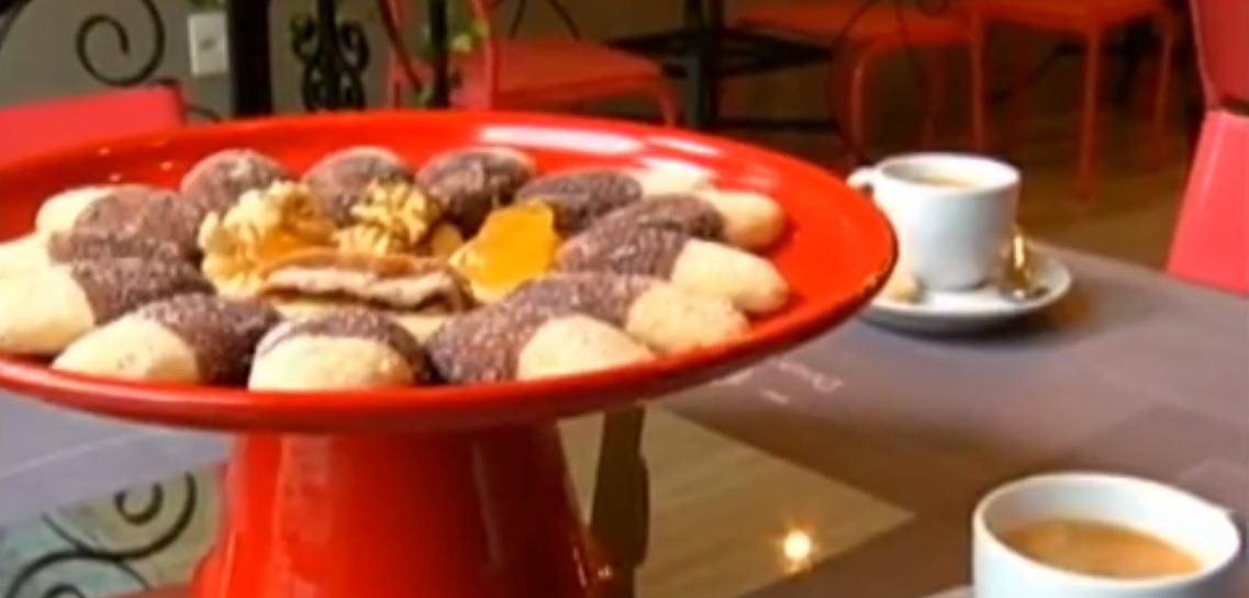 Aprenda a fazer o famoso e delicioso biscoito Monteiro Lopes!