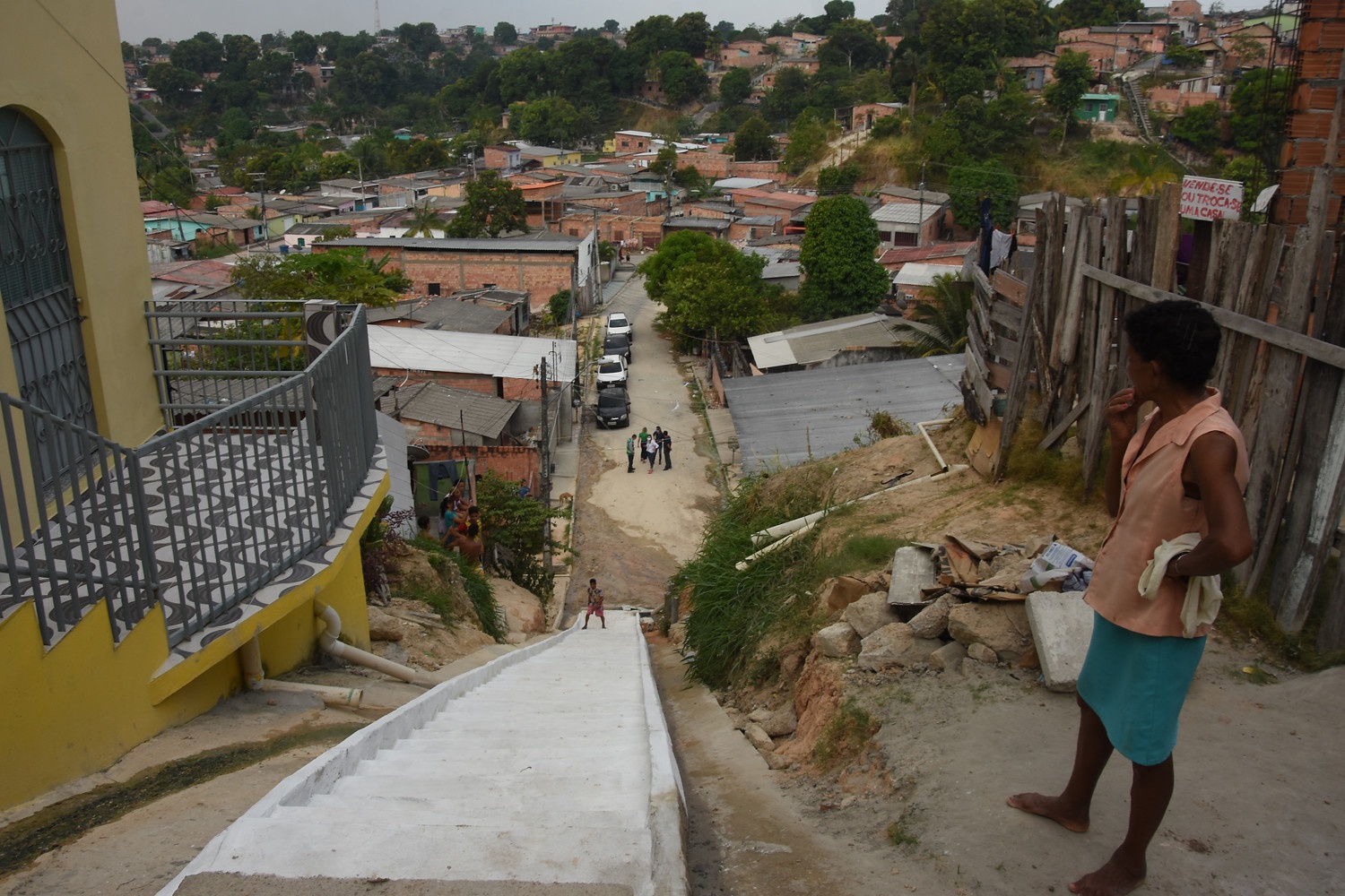 Prefeitura constrói escada de acesso que irá beneficiar centenas de famílias no bairro Jorge Teixeira