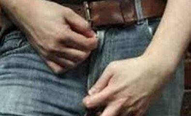 Homem que estava se masturbando para mulheres dentro de carro é preso em flagrante