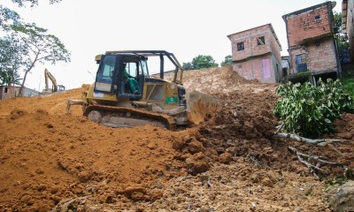 Obras de recuperação de área afetada por erosão em Santa Etelvina em fase final