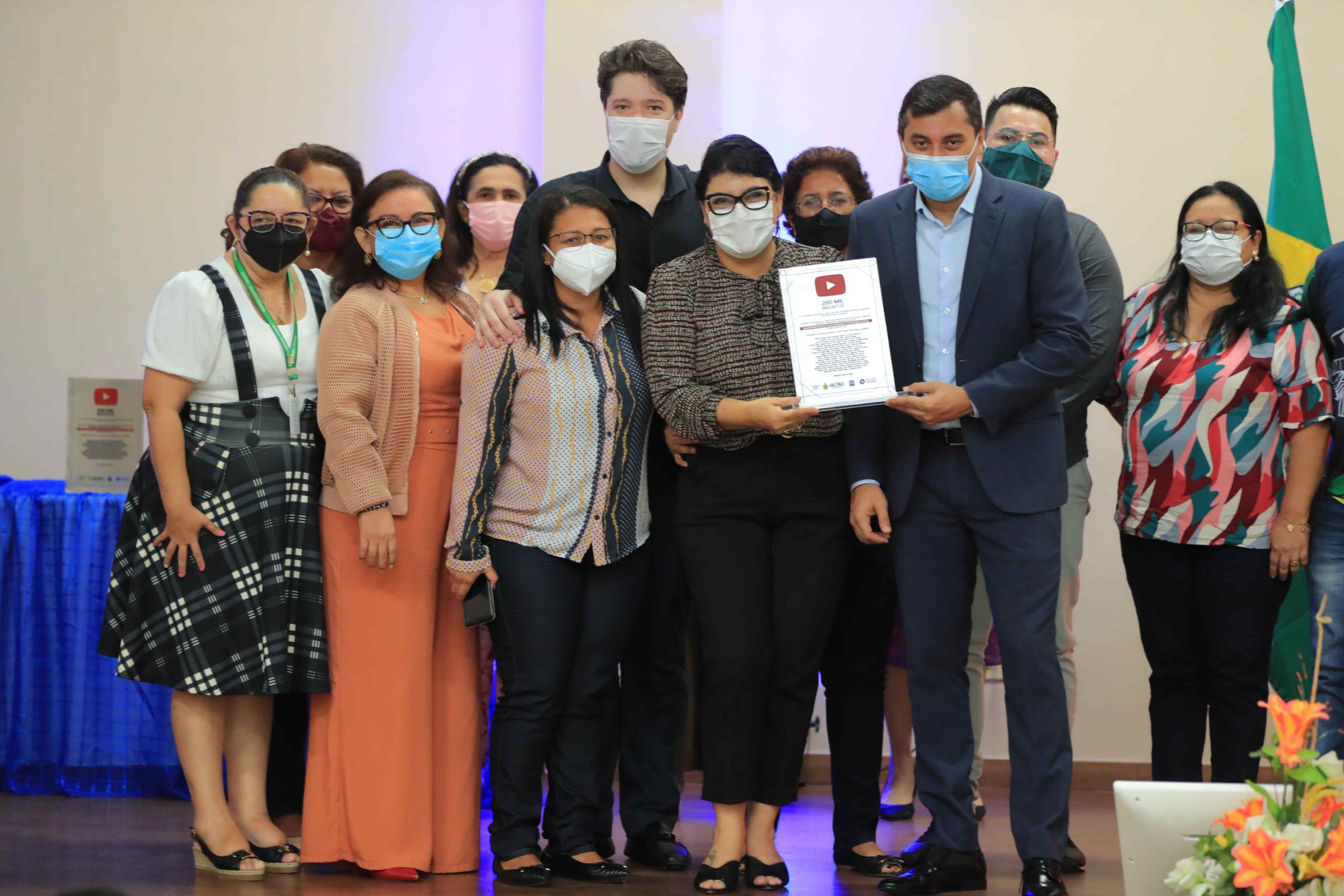 Aula em Casa : Servidores do AM conquistaram “Prêmio Prata” para criadores  de conteúdo do Youtube | Portal No Amazonas é Assim