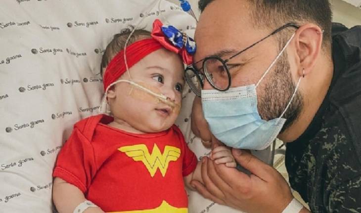 Cantor Sertanejo anuncia pausa em carreira para cuidar da filinha de 9 meses doente