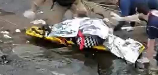 Cenas F0RTES: Imagens mostram o resgate do corpo de Marília Mendonça após queda de avião