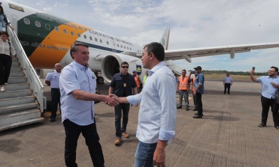 Presidente Bolsonaro desembarca em Manaus para participar do Marcha para Jesus e Governador Wilson o recepciona