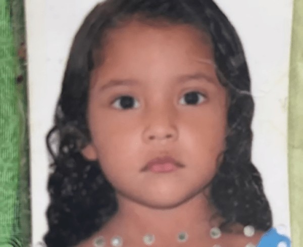 Menininha de 5 anos morre após ter pescoço cortado por cerol de linha de papagaio