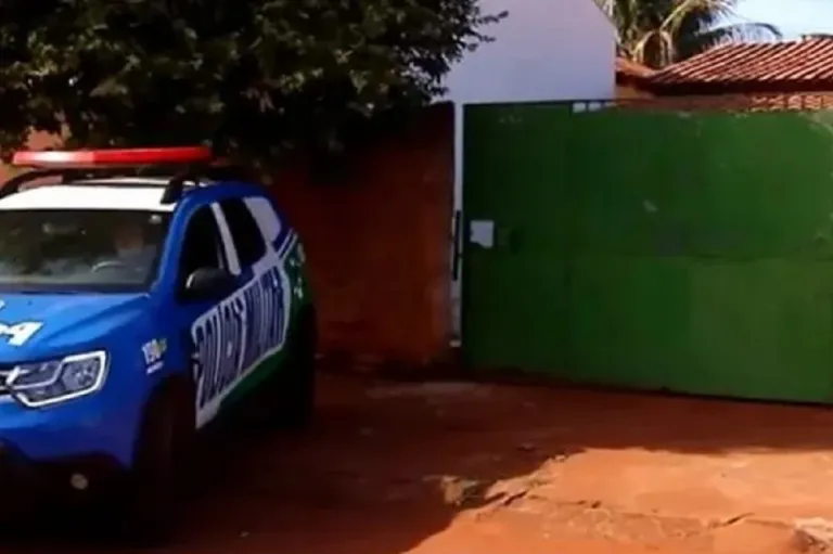 Homem é preso suspeito de jogar óleo diesel e atear fogo na esposa, em Montividiu, Goiás — Foto: Reprodução/TV Anhanguera