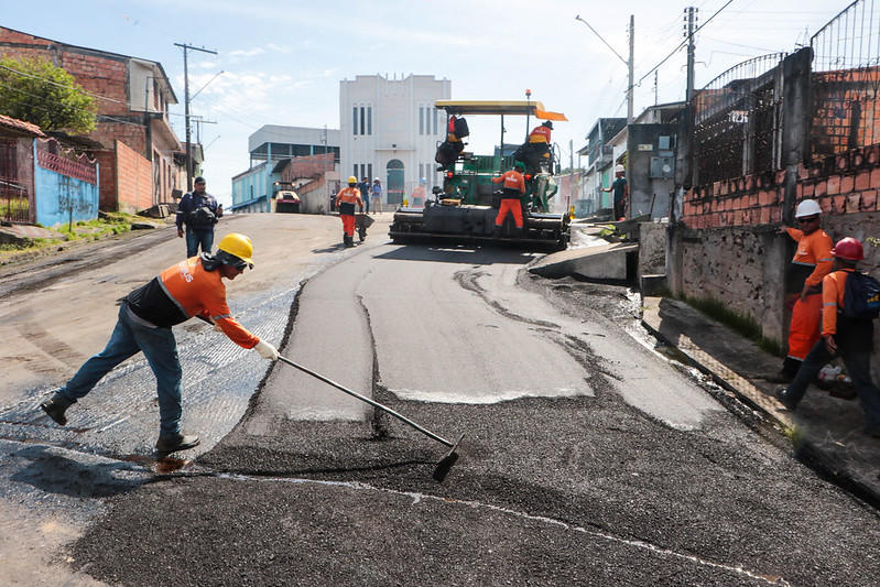 Mutirão de obras da Prefeitura de Manaus leva infraestrutura a diversas vias no bairro São José / Foto - Márcio Melo / Seminf