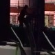 Vídeo +18: homem flagra 'visagem' brincando em beco de cidade do interior