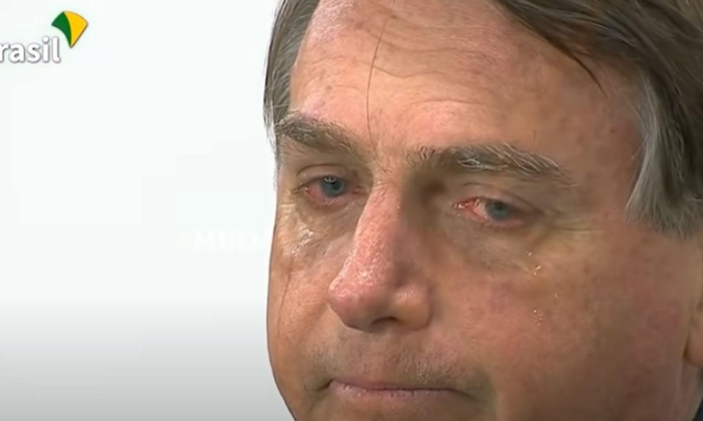 Bolsonaro chora. Foto: Reprodução/YouTube